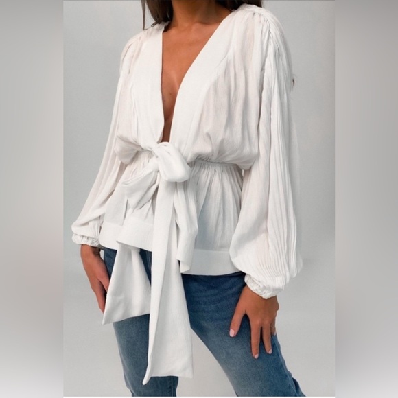 Missguided White Cheese Cloth Plunging Neckline Tie-Front Blouse - Picture 1 of 4